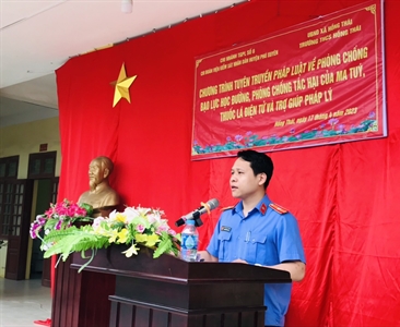 Chi đoàn Viện KSND huyện Phú Xuyên tuyên truyền, phổ biến, giáo dục pháp luật